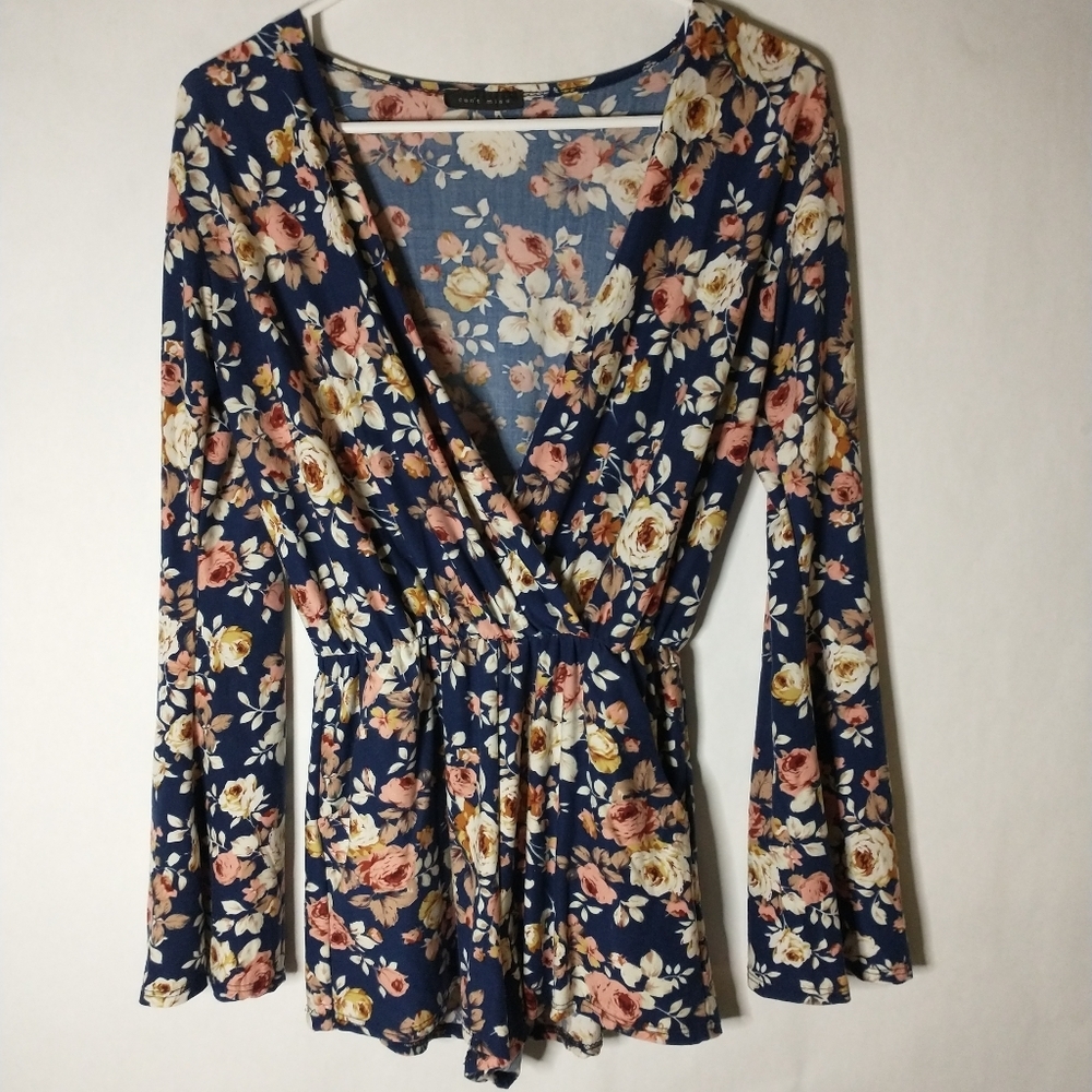 Can't miss floral patterned romper size small